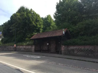 Bushaltestelle Bruchweiler-Bärenbach Alter-Friedh. (© Adrian Stilgenbauer)
