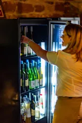 5_Getränkekühlschrank (© Weinbar Caveau)