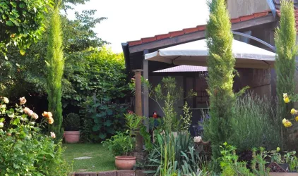 www.pfalz-garten.de (© Ferienwohnung Burg Schweigen)