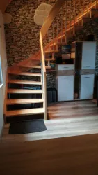 Treppe zum 1 OG (© Tina & Pepe)