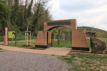 Weinlehrpfad - Kleines Weintor