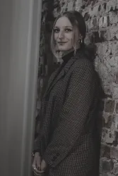 Portraitbild Anika Gräbner (© moritzsee)