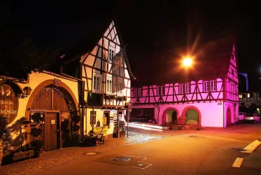 Rathaus beim Rosa Leuchten