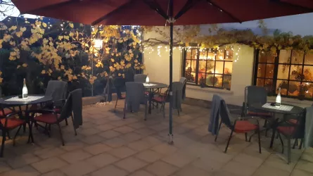 Terrasse (© Weinstube Zechpeter)