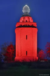 Bismarckturm im Advent - Ingelummer Kerz (© Rainer Oppenheimer/Stadt Ingelheim)