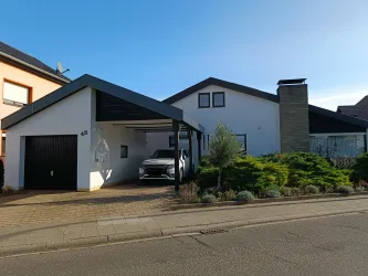 Einfahrt und Durchgang zur Ferienwohnung