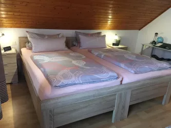 Ferienwohnung Wick - Doppelschlafzimmer (1) (© Archiv: Ferienwohnung Wick)