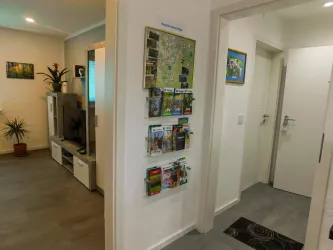 PS-Erlehof Flur mit Wanderkarten