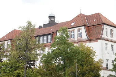 Wittelsbachschule Pirmasens mit dem markanten Türmchen.