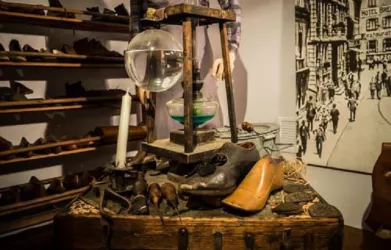 Dauerausstellung Wald, Schloss, Schuh (© Fotograf Thorsten Winter)