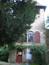 Der an der Statdmauer liegende Casinoturm, in diesem Turm ist das Freinsheimer Theater.