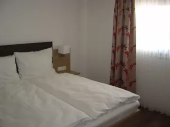 Wohnbeispiel 2 - Schlafzimmer (© Urlaubsregion Freinsheim - Hr. Dörr)