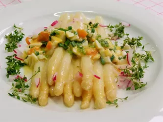 Pfälzer Spargel, mariniert (© Weinheimer)