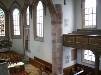 Prot. Kirche innen Bild 2 (© Jörg Dörr)