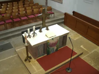 Prot. Kirche innen Bild 3 (© Jörg Dörr)