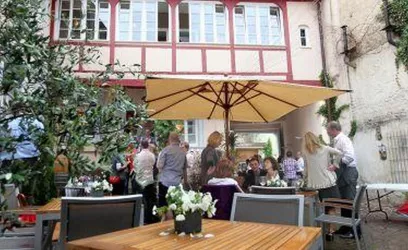 Innenhof (© Weinstube Weinreich)