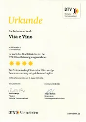 Eine Urkunde für die Ferienunterkunft "Vita e Vino". Die Unterkunft wurde nach den Qualitätskriterien des DTV ausgezeichnet und bietet hochwertigen Komfort.