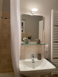 Bad mit Handtuchheizkörper