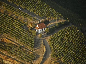 Luftbild des Michelsbergs mit Michaeliskapelle