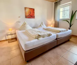 Schlafzimmer 2