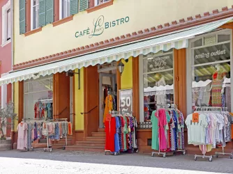 Aussenansicht auf das Amling Fashion Outlet