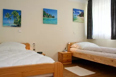 FeWo2 Falkenhorst - Meer-Zimmer - Bild 05 - LoRes_