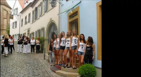 Team im Eingangsbereich