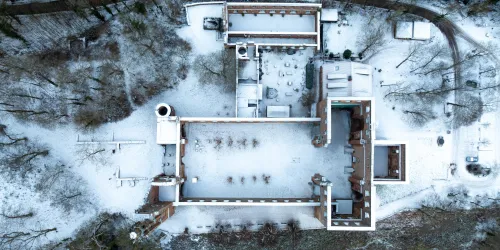 Klosteruine Limburg Luftbild im Schnee