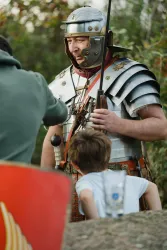 Aufregend: Römische Soldaten patrouillieren.