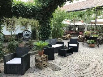 Sitzgelegenheit Innenhof