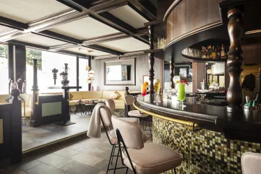 H19_DÜW_Bar-ohne-Personen (2)-min