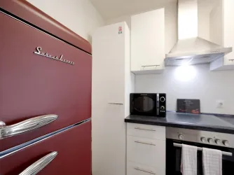 Küche Kühlschrank (© Stadt Bad Dürkheim)