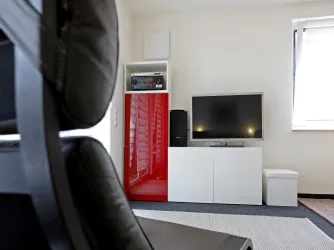 Wohnbereich TV (© Stadt Bad Dürkheim)