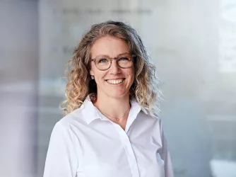 Frau Dr. Kästel
