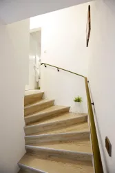 Treppe zum Bad neu