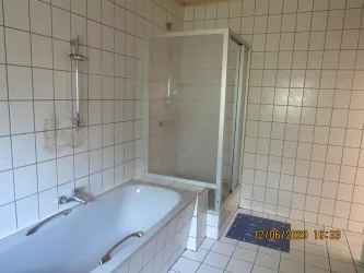 Badezimmer (© Archiv: Ferienhaus am Felsen)