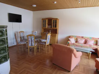 Wohn-/Esszimmer (© Archiv: Ferienhaus am Felsen)
