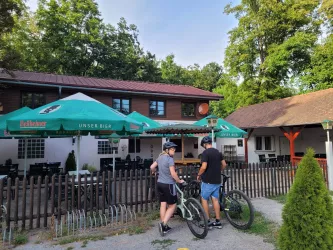 Waldhaus Gommersheim außen (© Verein SÜW Edenkoben)