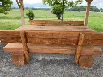 Sitzgruppe am Rastplatz Dreispitz in Steinweiler