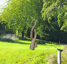 260614 Verflochten©2025 Lore Wild