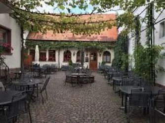 Erras Bild Hof (002)