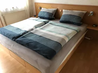 Schlafzimmer (Doppelbett) (© Heinz Horn)