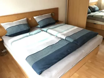 Schlafzimmer (Doppelbett) (© Heinz Horn)