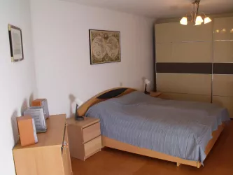 Schlafzimmer (2)