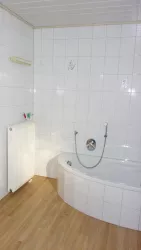 Badewanne-Chardonay