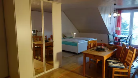 Portugieser-Wohnraum+Schrank