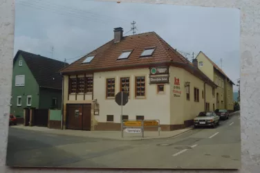 Weinstube Uebel von außen
