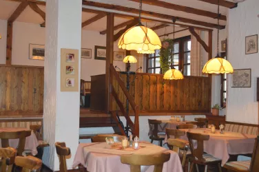 Gastraum Weinstube Uebel