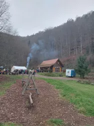 Tal der Generationen Hütte (© Verein SÜW Annweiler e.V.)