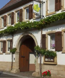 Weingut Karlheinz Roth und Sohn GbR (© Weingut Karlheinz Roth und Sohn GbR)
